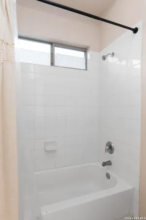 $2,000 | 21623 Dion Village, San Antonio, TX 78258