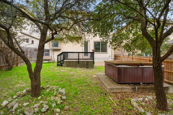 $2,000 | 21623 Dion Village, San Antonio, TX 78258