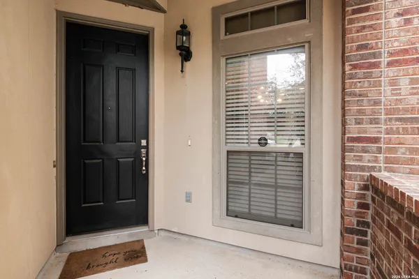 $2,000 | 21623 Dion Village, San Antonio, TX 78258