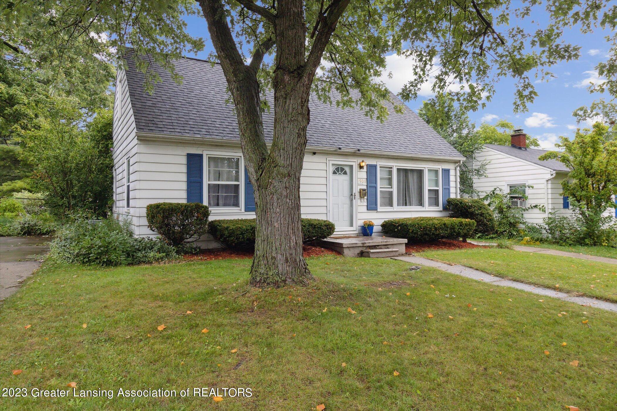 1906 West Rundle Avenue Lansing, MI 48910 - Photo 2 of 47 02-1906-W-Rundle-Ave-Lansing-MI-48910-Wi