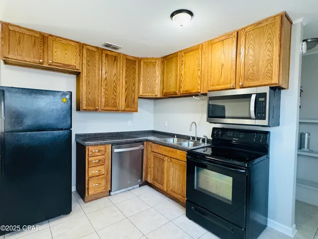 $1,675 | 3133 East 8th Street, Panama City, FL 32401