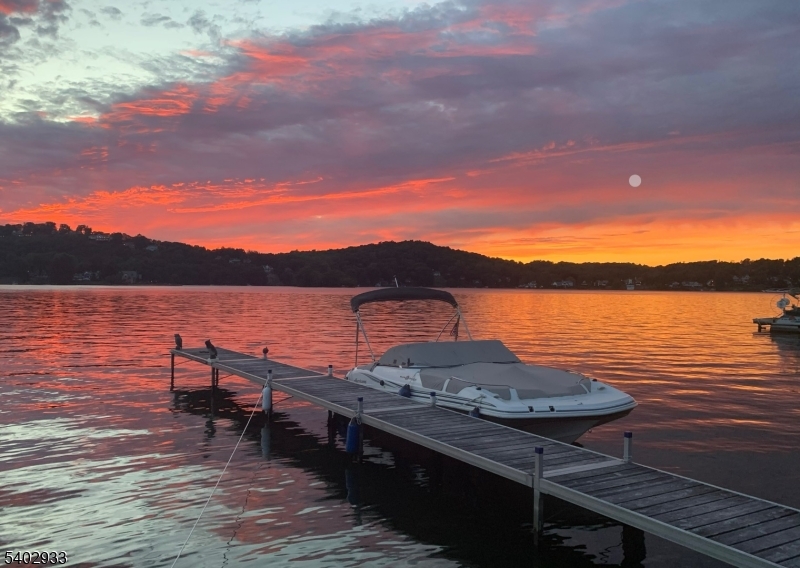 96 East Shore Trail Sparta, NJ 07871 - Photo 4 of 44