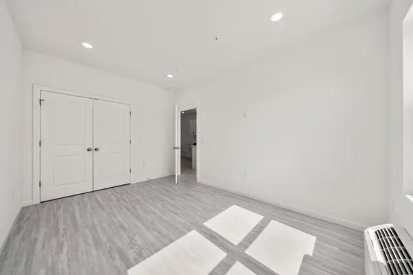 $2,345 | 51 East Main Street, Unit 306, Bergenfield, NJ 07621