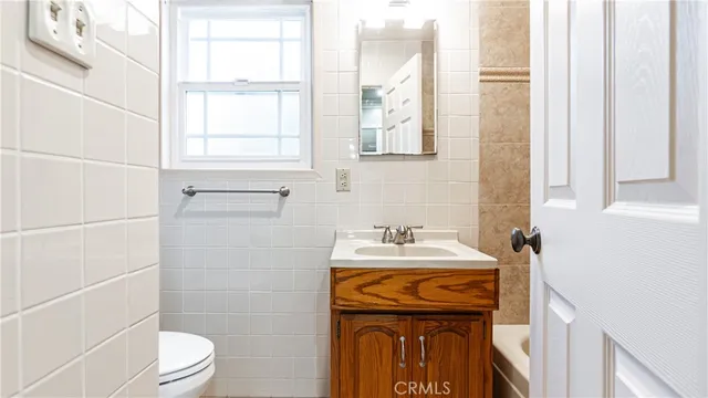 $1,150,000 | 5449 East Fairbrook Street, Long Beach, CA 90815