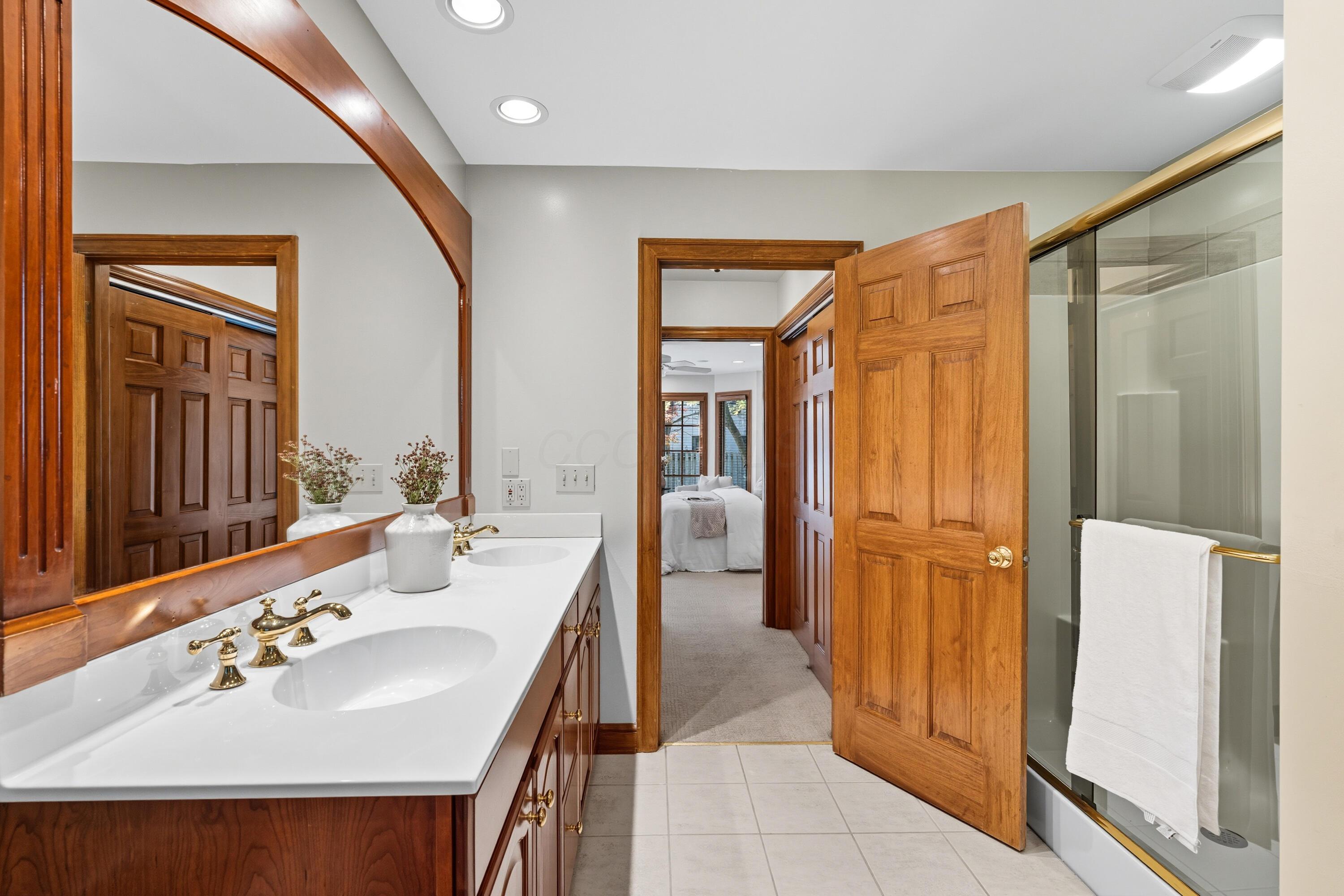 2197 Sheringham Road Columbus, OH 43220 - Photo 49 of 78 Primary Bathroom