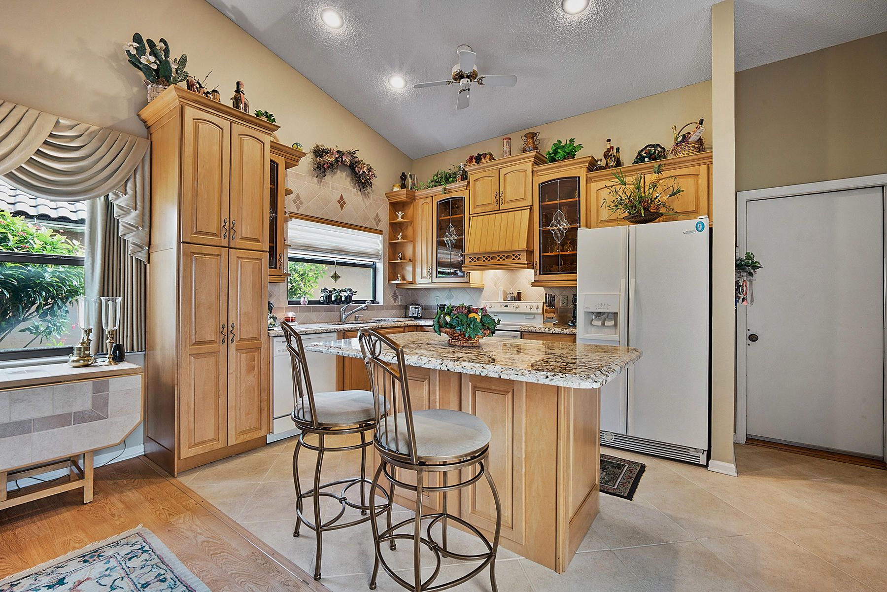 10404 Islander Drive Boca Raton, FL 33498 - Photo 19 of 44 Breakfast Bar Island