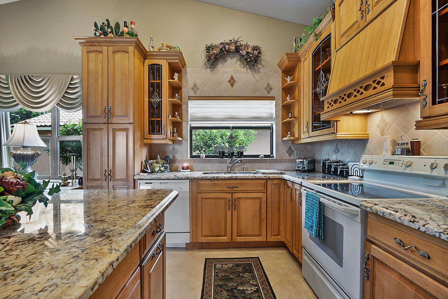 10404 Islander Drive Boca Raton, FL 33498 - Photo 20 of 44 Granite Kitchen with Island