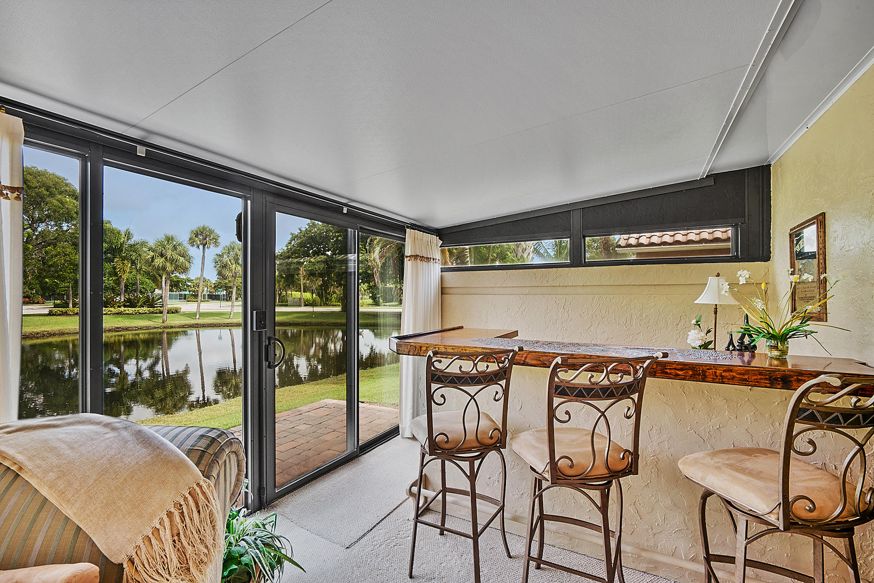 10404 Islander Drive Boca Raton, FL 33498 - Photo 26 of 44 Built-in Bar Area