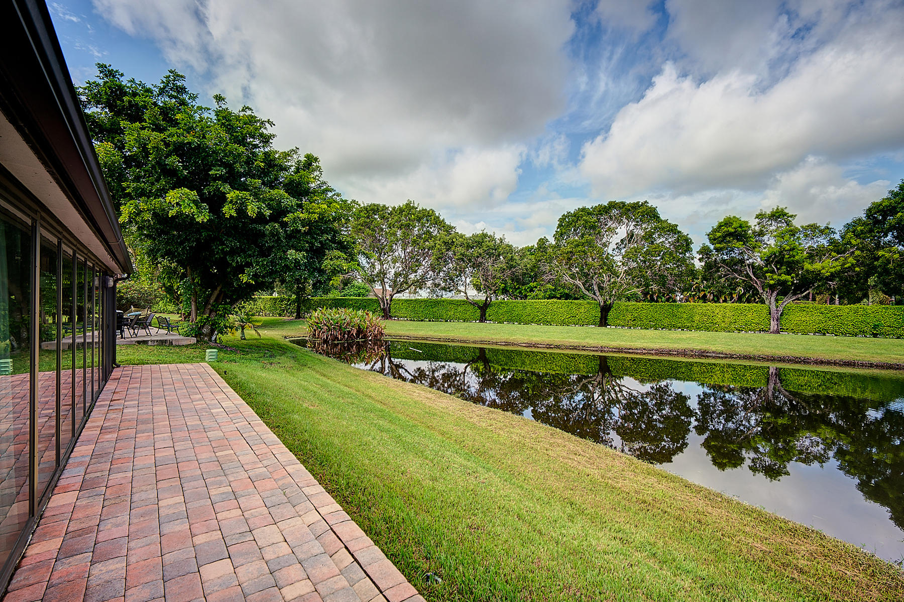 10404 Islander Drive Boca Raton, FL 33498 - Photo 30 of 44 Southwest View of Lake