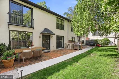 $375,000 | 101 Montgomery Avenue, Unit B2, Bala Cynwyd, PA 19004