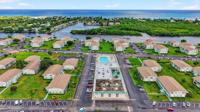 a picture of city view