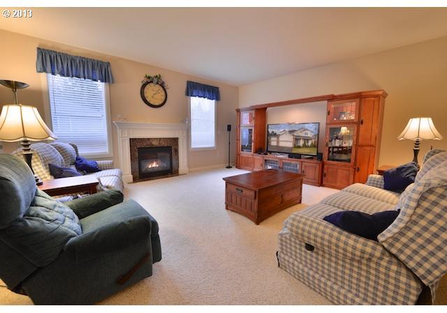 804 North 9th Way Ridgefield, WA 98642 - Photo 6 of 11 Family Room