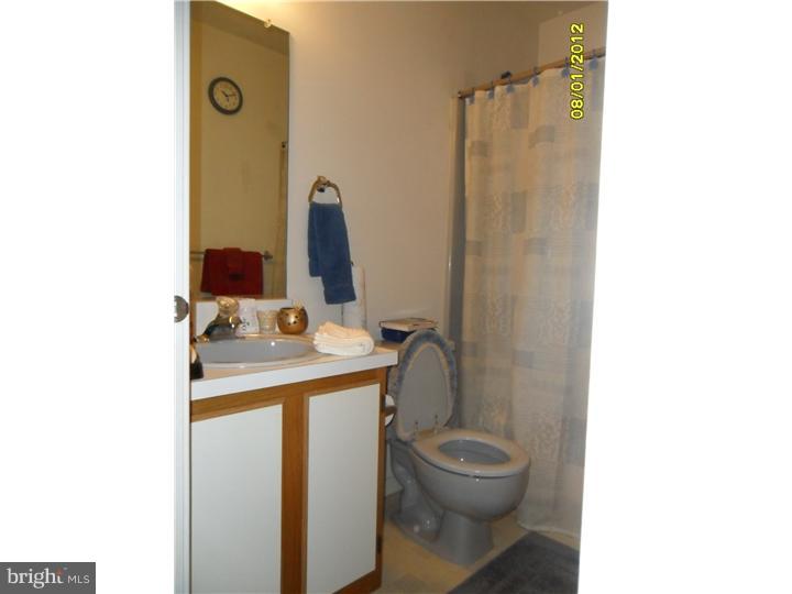 150 Crossing Way Lindenwold, NJ 08021 - Photo 15 of 16 Bathroom