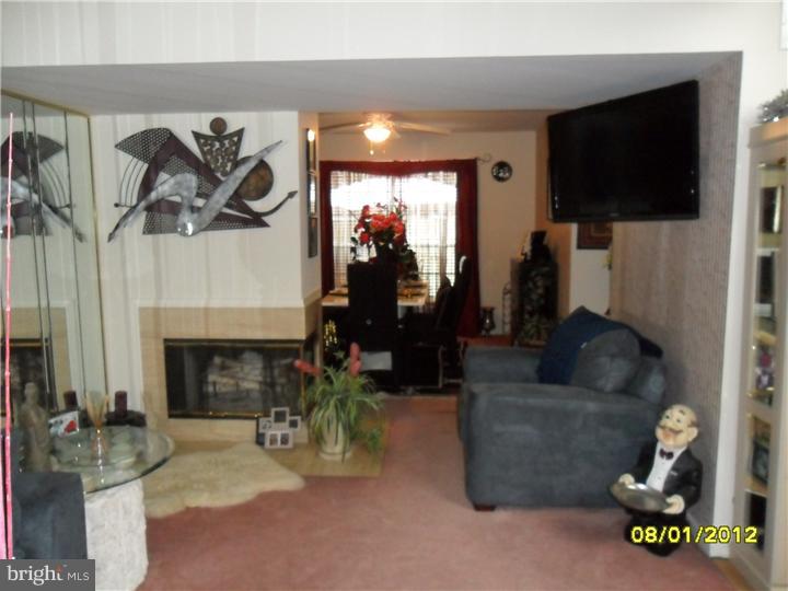 150 Crossing Way Lindenwold, NJ 08021 - Photo 3 of 16 Dining Room