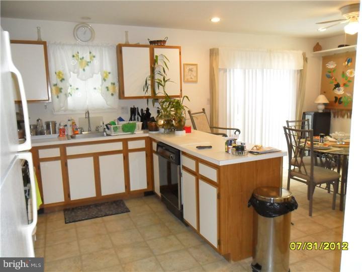 150 Crossing Way Lindenwold, NJ 08021 - Photo 5 of 16 Kitchen
