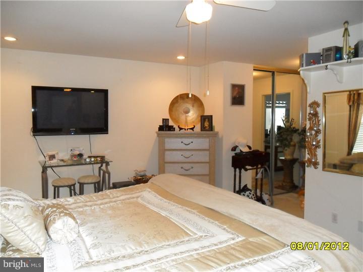 150 Crossing Way Lindenwold, NJ 08021 - Photo 9 of 16 Bedroom - Main