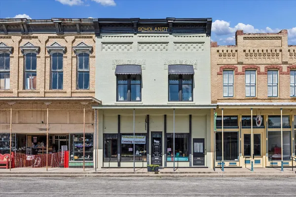 $550,000 | 1008 Milam Street, Columbus, TX 78934
