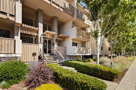 $850,000 | 400 Ortega Avenue, Unit 301, Mountain View, CA 94040