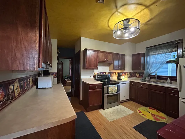 $157,400 | 910 North 20th Street, Superior, WI 54880