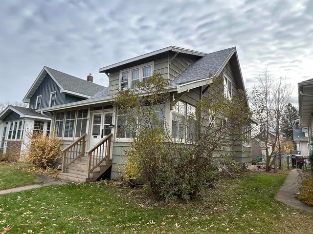$157,400 | 910 North 20th Street, Superior, WI 54880