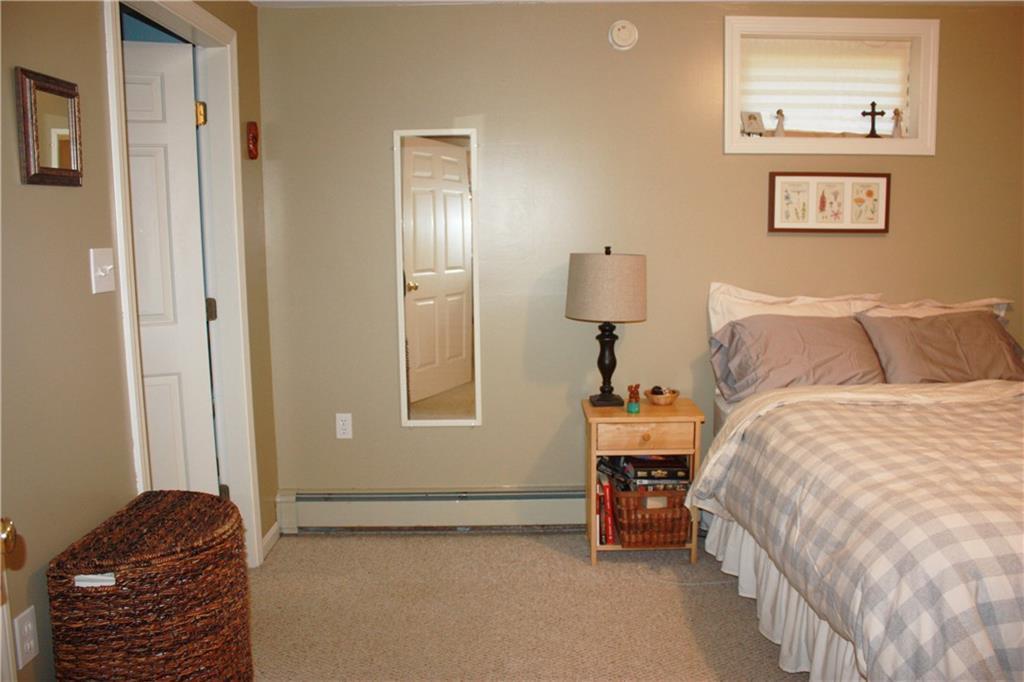 280 Gray Road Gorham, ME 04038 - Photo 29 of 35 Apartment bedroom