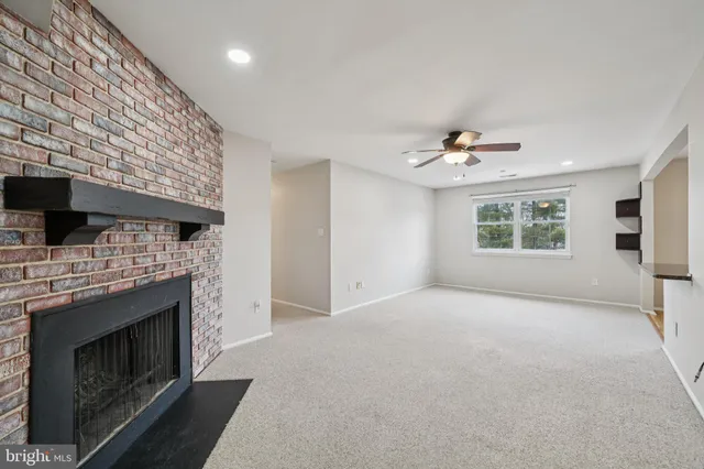 $224,900 | 4 George Wythe Bldg, Turnersville, NJ 08012