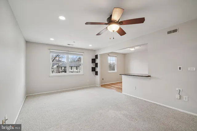 $224,900 | 4 George Wythe Bldg, Turnersville, NJ 08012