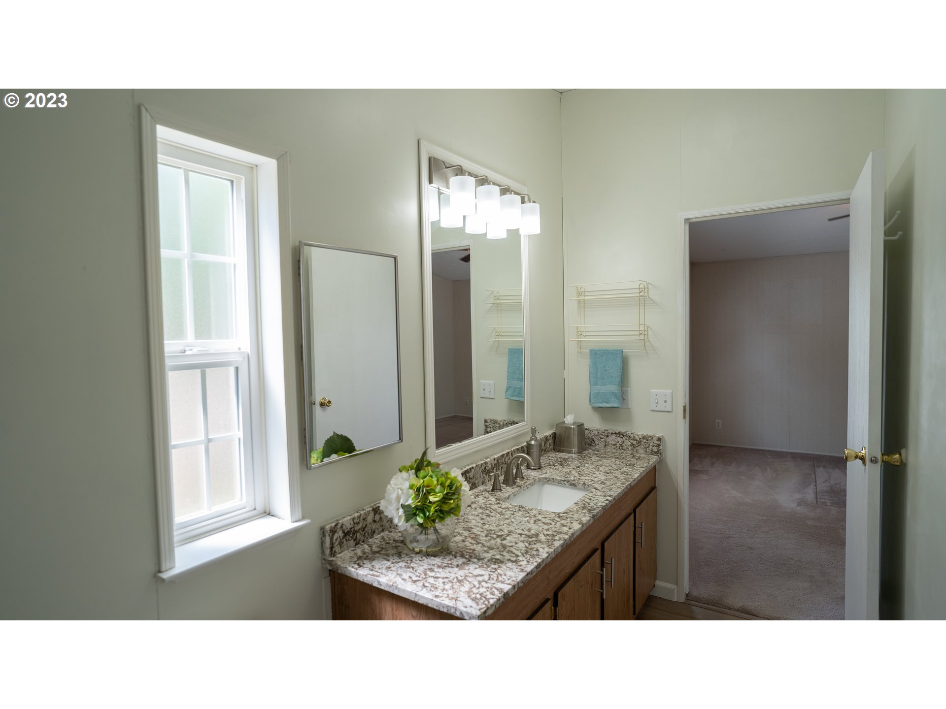 1111 Southeast 3rd Avenue, Unit 2 Canby, OR 97013 - Photo 12 of 21 Gallery Image 12