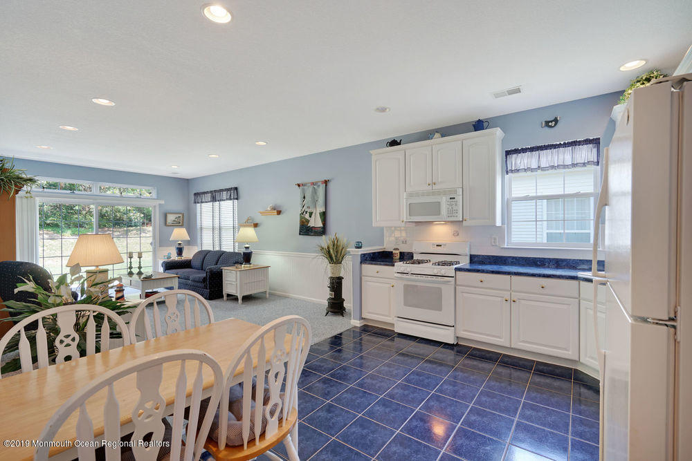 60 Silverside Road Lakewood, NJ 08701 - Photo 13 of 33 017_dsc00087-dsc00091