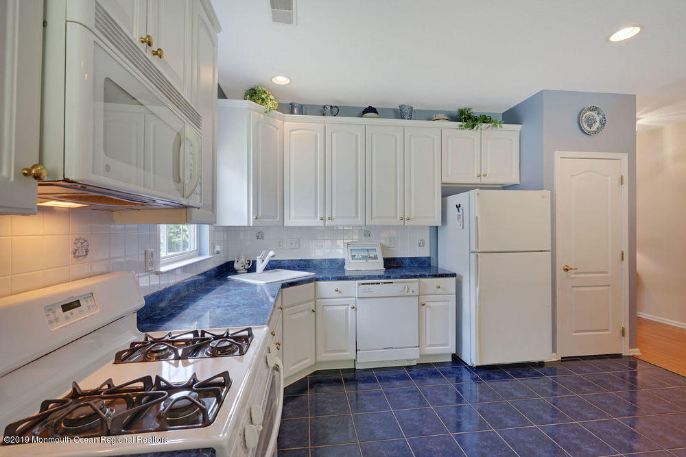 60 Silverside Road Lakewood, NJ 08701 - Photo 14 of 33 020_dsc00102-dsc00106