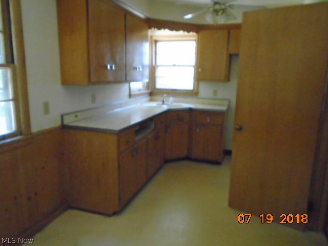 4175 Bluestone Road Cleveland, OH 44121 - Photo 5 of 21
