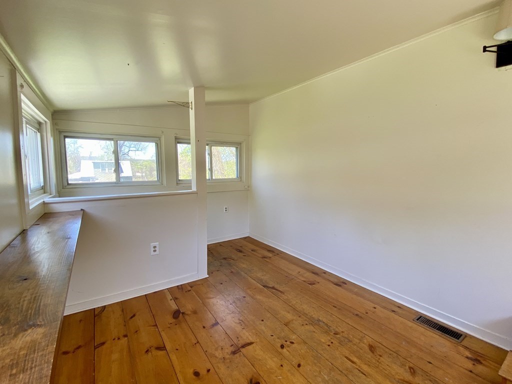 797 River Road Deerfield, MA 01342 - Photo 3 of 23 Gallery Image 3