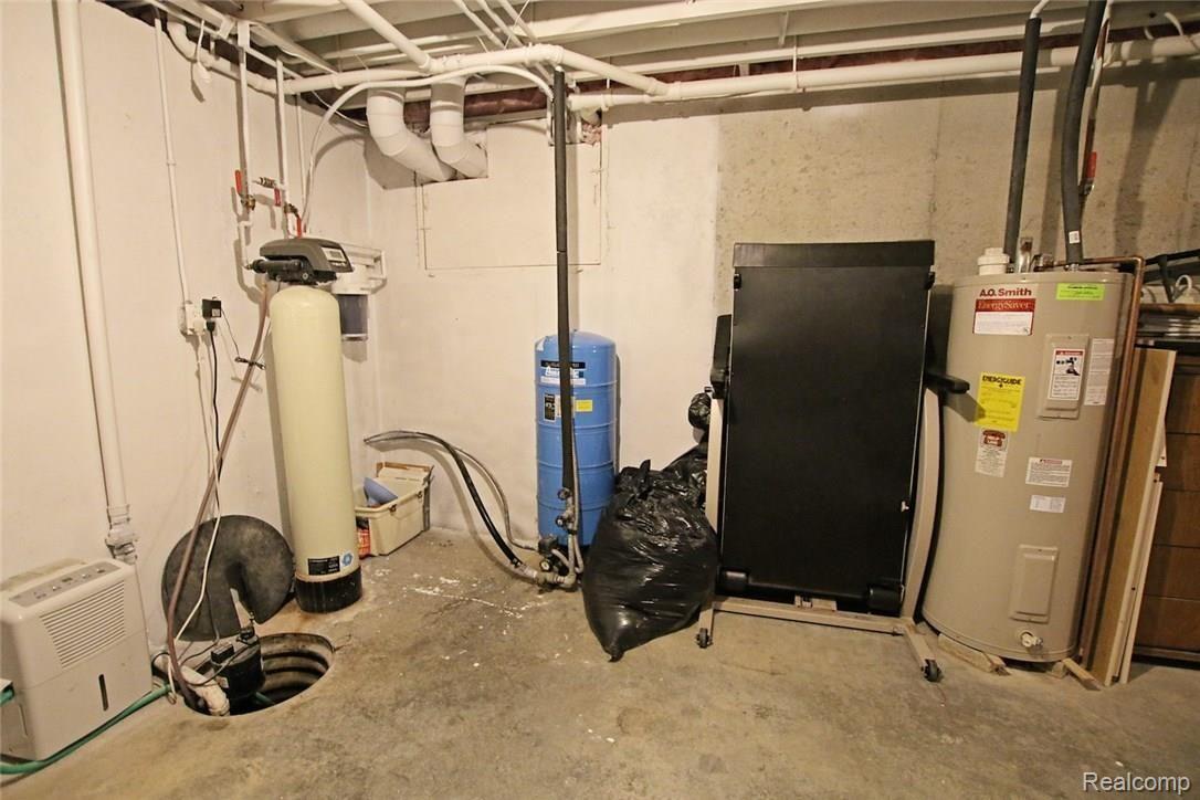5959 Fox Lake Road Goodrich, MI 48438 - Photo 35 of 46 37) Basement.jpg