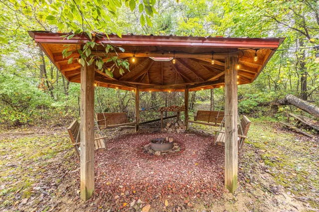 $274,900 | 3167 Happy Hollow Road, Birdseye, IN 47513