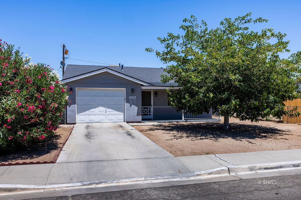 1036 West Mariposa Avenue Ridgecrest, CA 93555 - Photo 1 of 33
