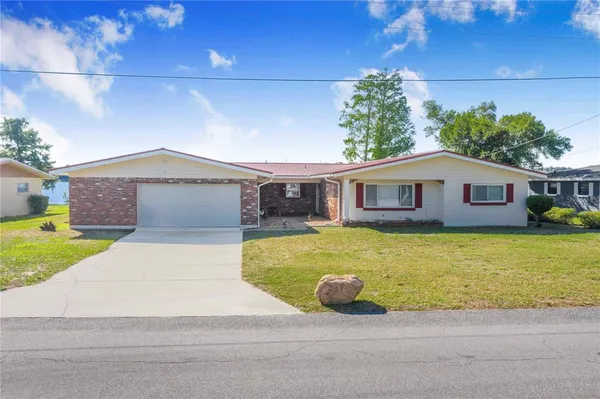 $375,000 | 1212 West Lake Buckeye Drive, Winter Haven, FL 33881