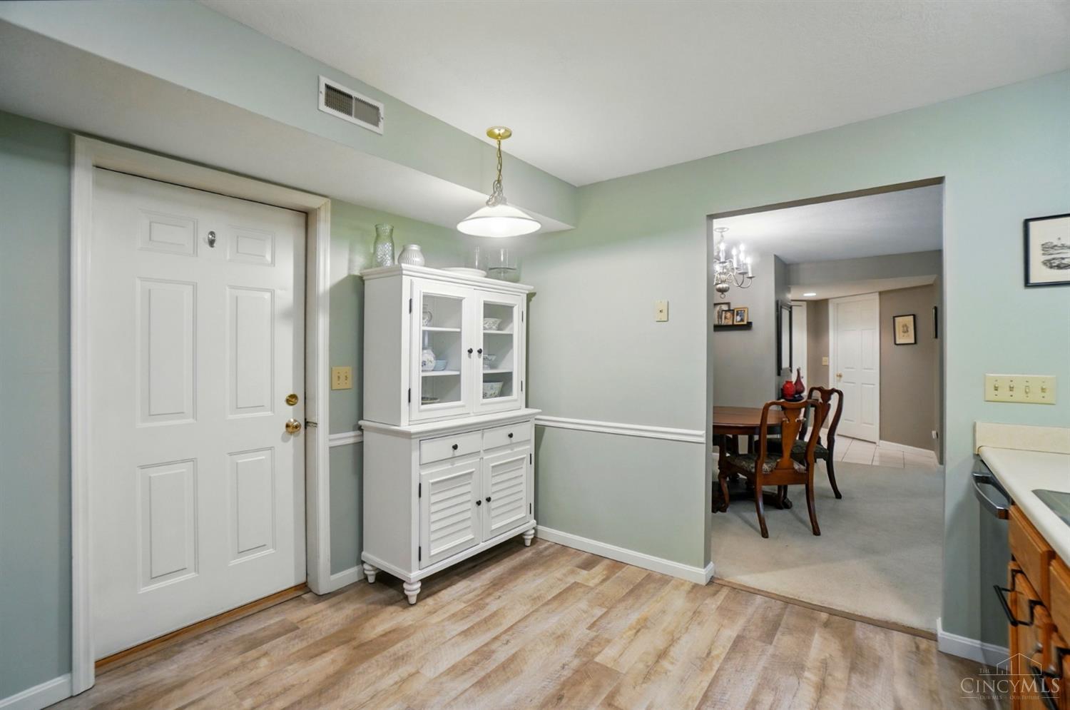 837 Neeb Road, Unit 2 Cincinnati, OH 45233 - Photo 17 of 36 Gallery Image 17
