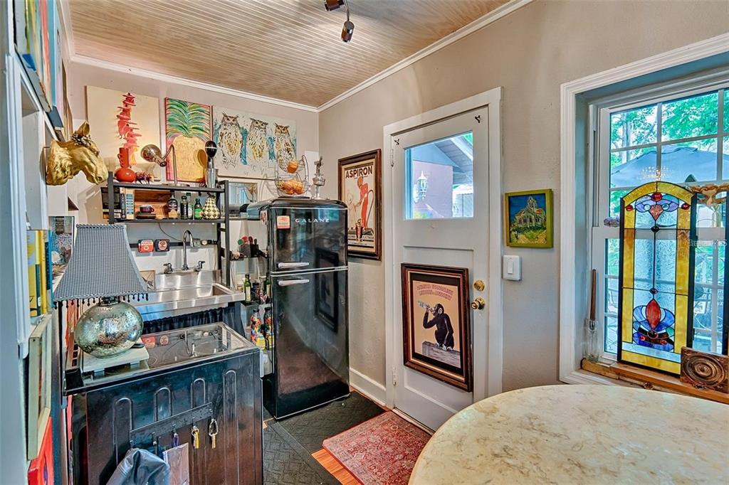 360 Southeast Lakeview Drive Keystone Heights, FL 32656 - Photo 6 of 17 a view of a interior of the house