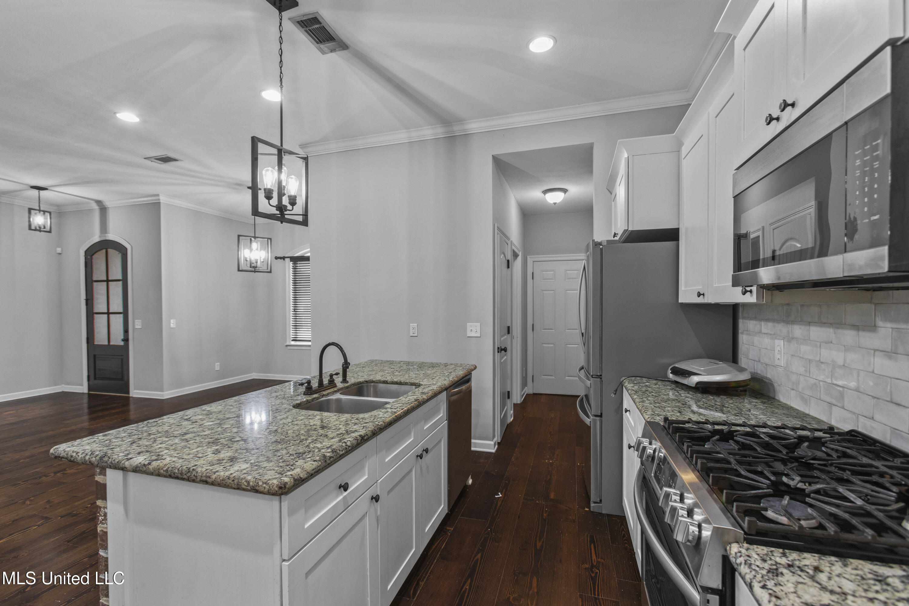 213 Cooper Lane Canton, MS 39046 - Photo 12 of 42 213 Cooper Ln-12