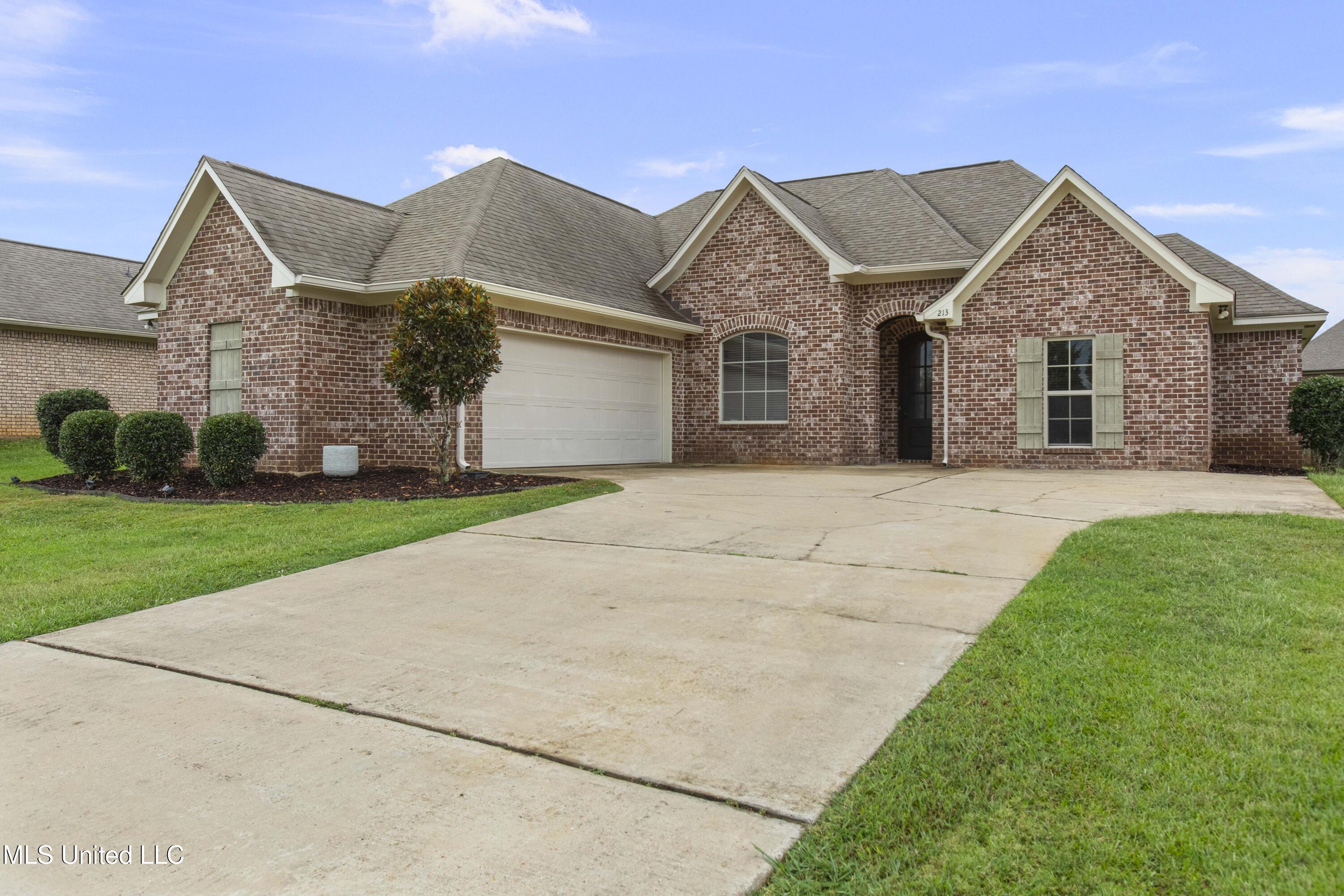 213 Cooper Lane Canton, MS 39046 - Photo 4 of 42 213 Cooper Ln-4