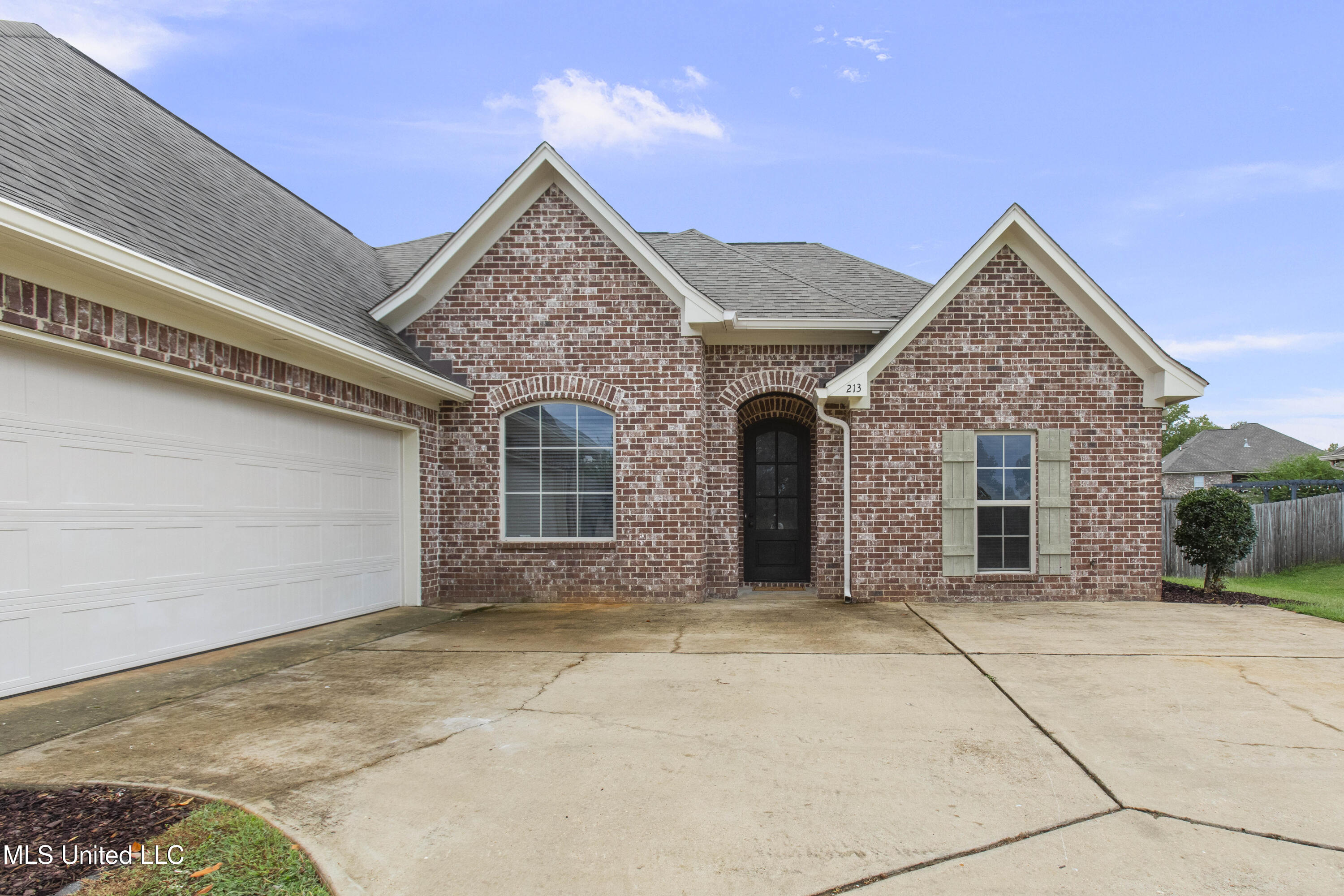 213 Cooper Lane Canton, MS 39046 - Photo 5 of 42 213 Cooper Ln-5