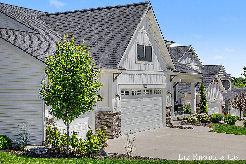 1689 Portadown Road Byron Center, MI 49315 - Photo 4 of 40 4K5A9409
