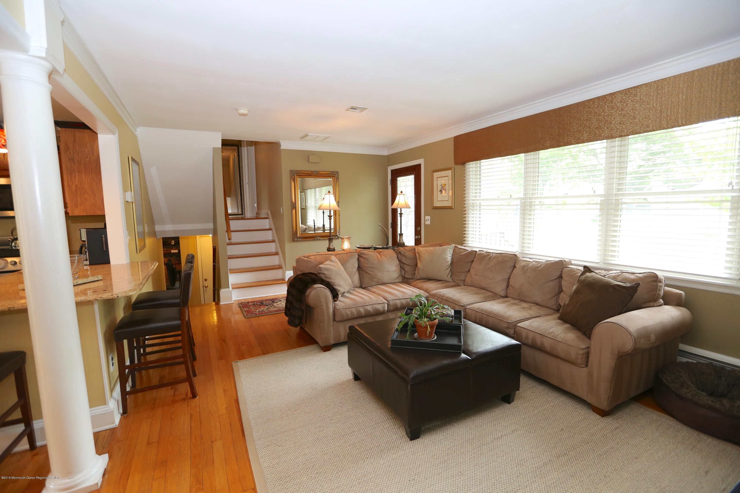 1012 Old Farm Road Point Pleasant, NJ 08742 - Photo 3 of 31 HT8A9328
