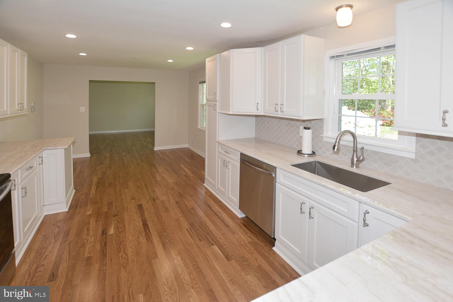 6805 Field Master Drive Springfield, VA 22153 - Photo 6 of 32