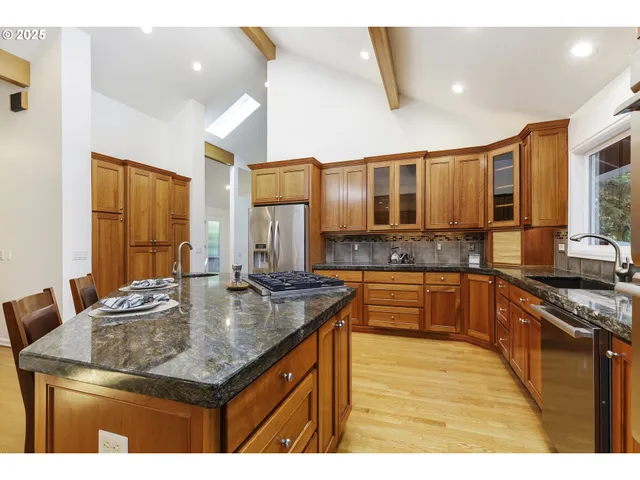 $1,599,000 | 630 Ridgeway Road, Lake Oswego, OR 97034