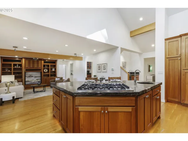 $1,599,000 | 630 Ridgeway Road, Lake Oswego, OR 97034