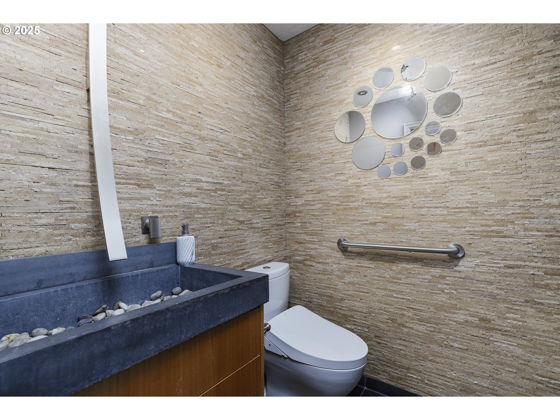 630 Ridgeway Road Lake Oswego, OR 97034 - Photo 24 of 47 Primary Bedroom