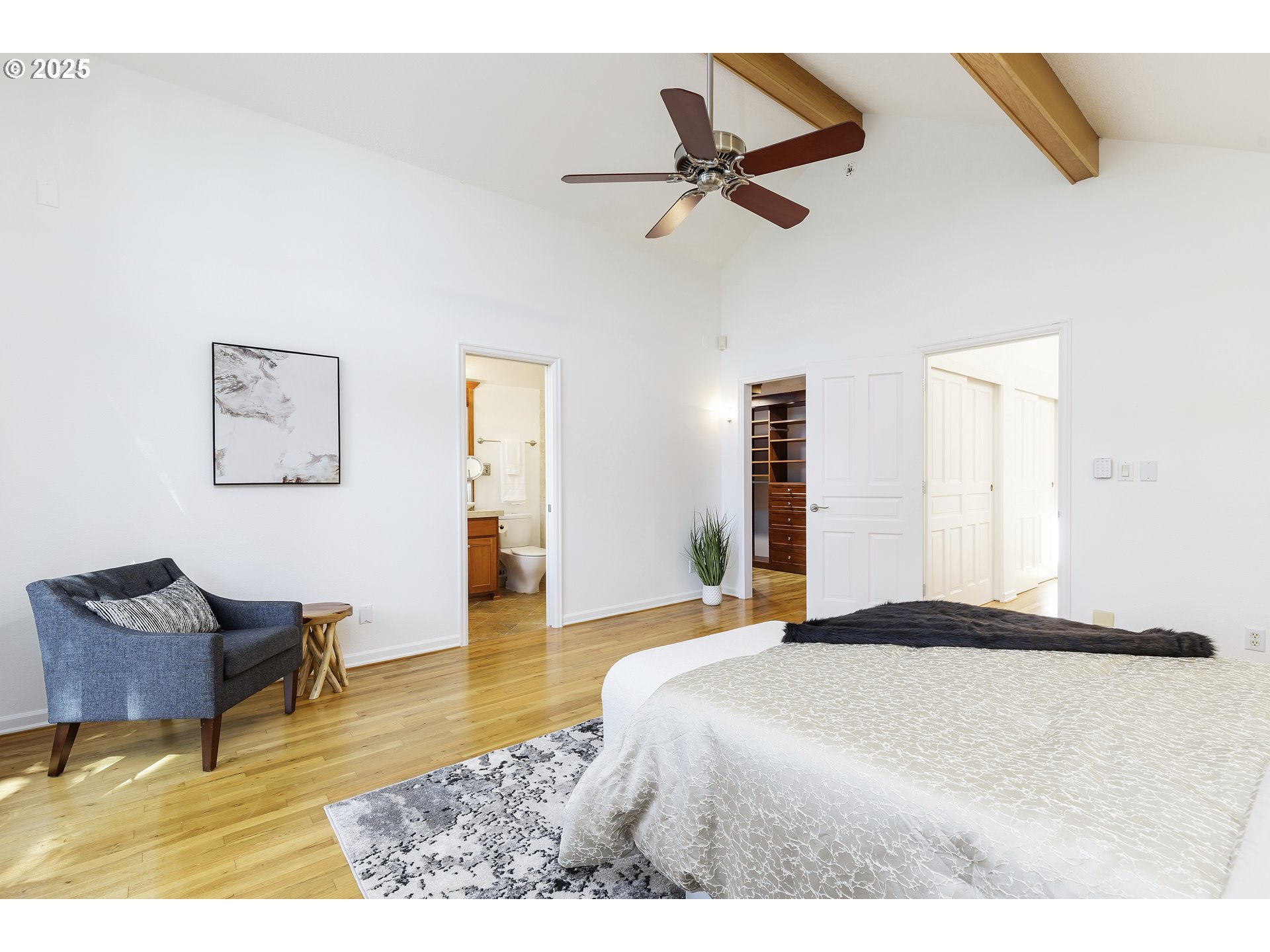 630 Ridgeway Road Lake Oswego, OR 97034 - Photo 25 of 47 Primary Bedroom