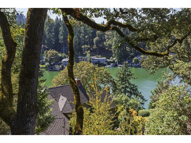 $1,599,000 | 630 Ridgeway Road, Lake Oswego, OR 97034
