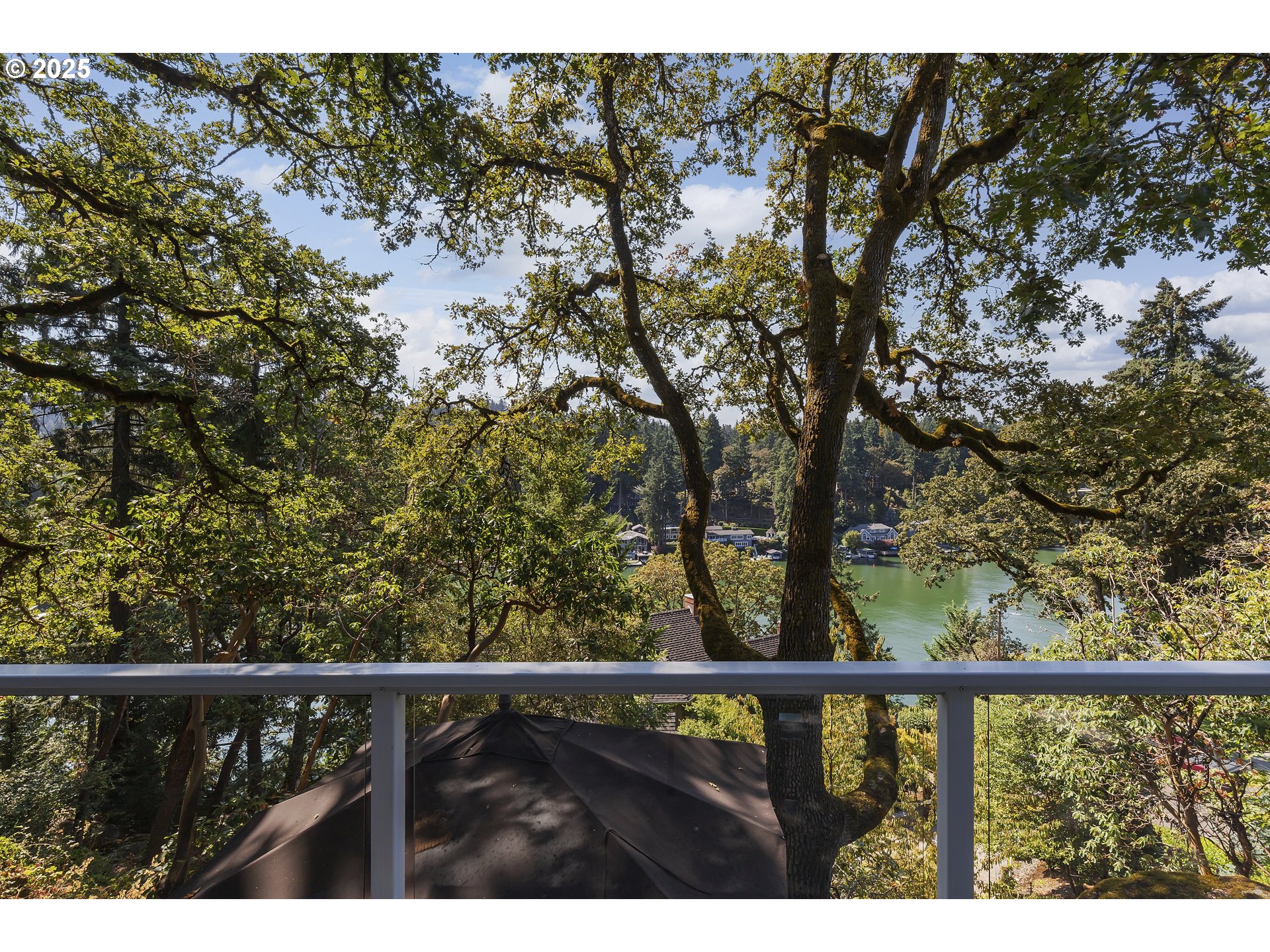 630 Ridgeway Road Lake Oswego, OR 97034 - Photo 28 of 47 Primary Bedroom